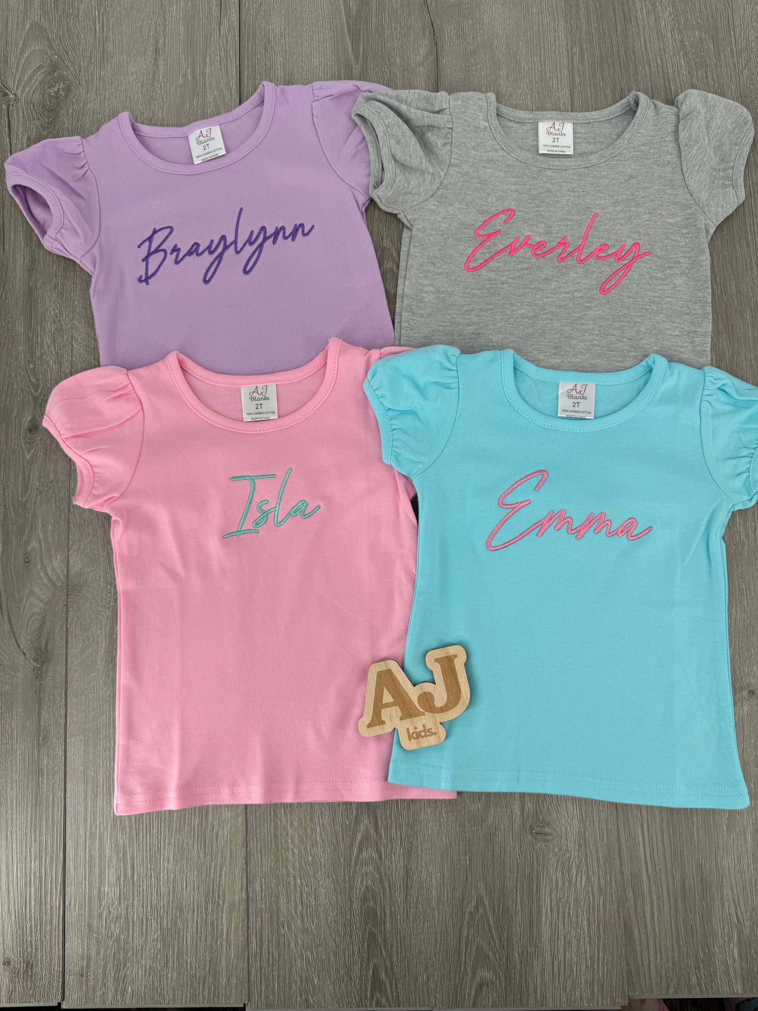 Monogram Me: Girls Puff Sleeve Retro Script Monogram Tee